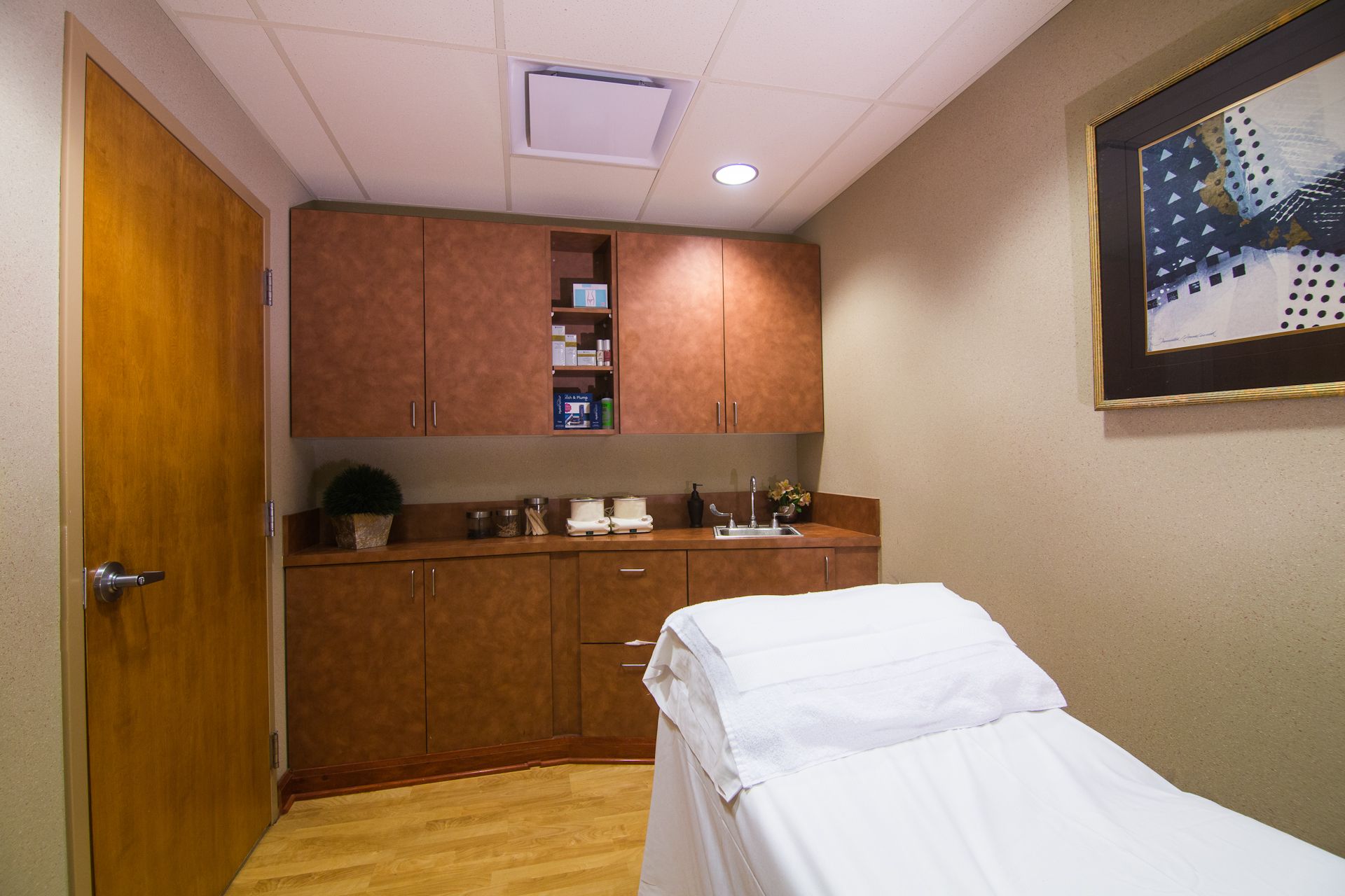 Pickerington: Hair Salon, Nail Spa & Waxing Studio - Kenneth's Pickerington: Hair Salon, Nail Spa & Waxing Studio - Kenneth's