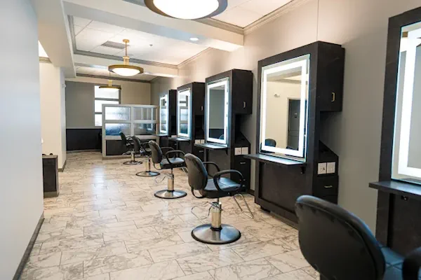 Westerville salon and front desk