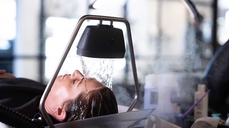 Image of relaxing head spa treatment