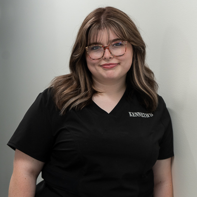Yvonne, Nail Technician
